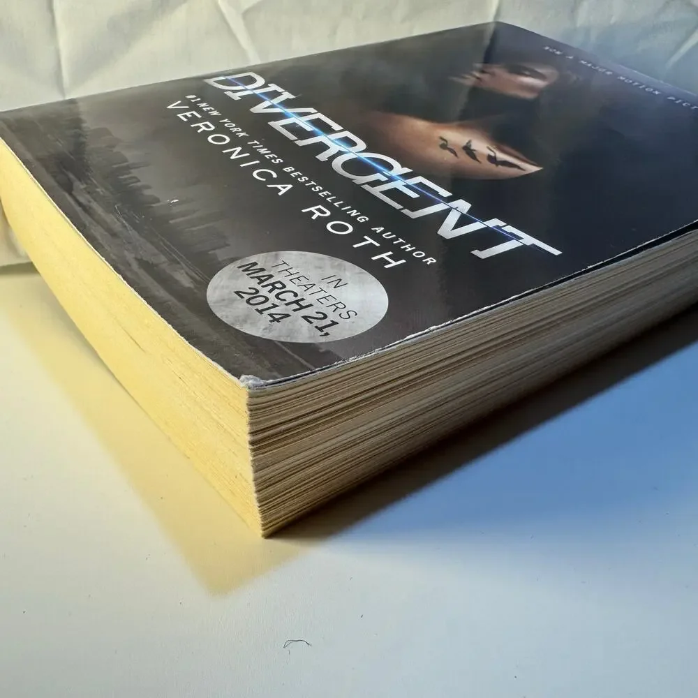 Divergent Movie Tie-In Edition by Veronica Roth Dystopian Young Adult Paperback